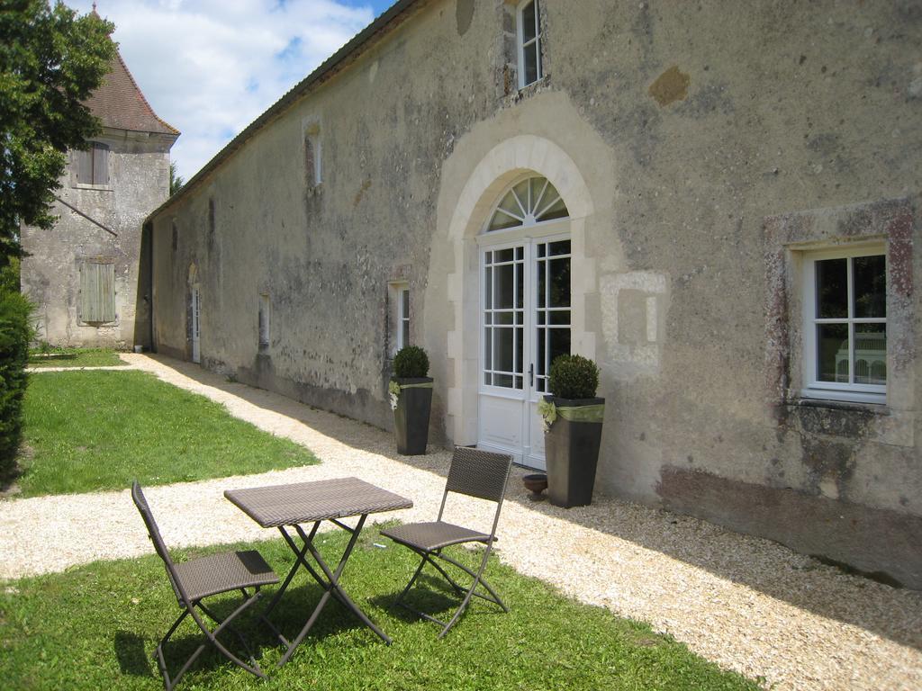 Chateau De Puyrigaud Acomodação com café da manhã Léoville Exterior foto