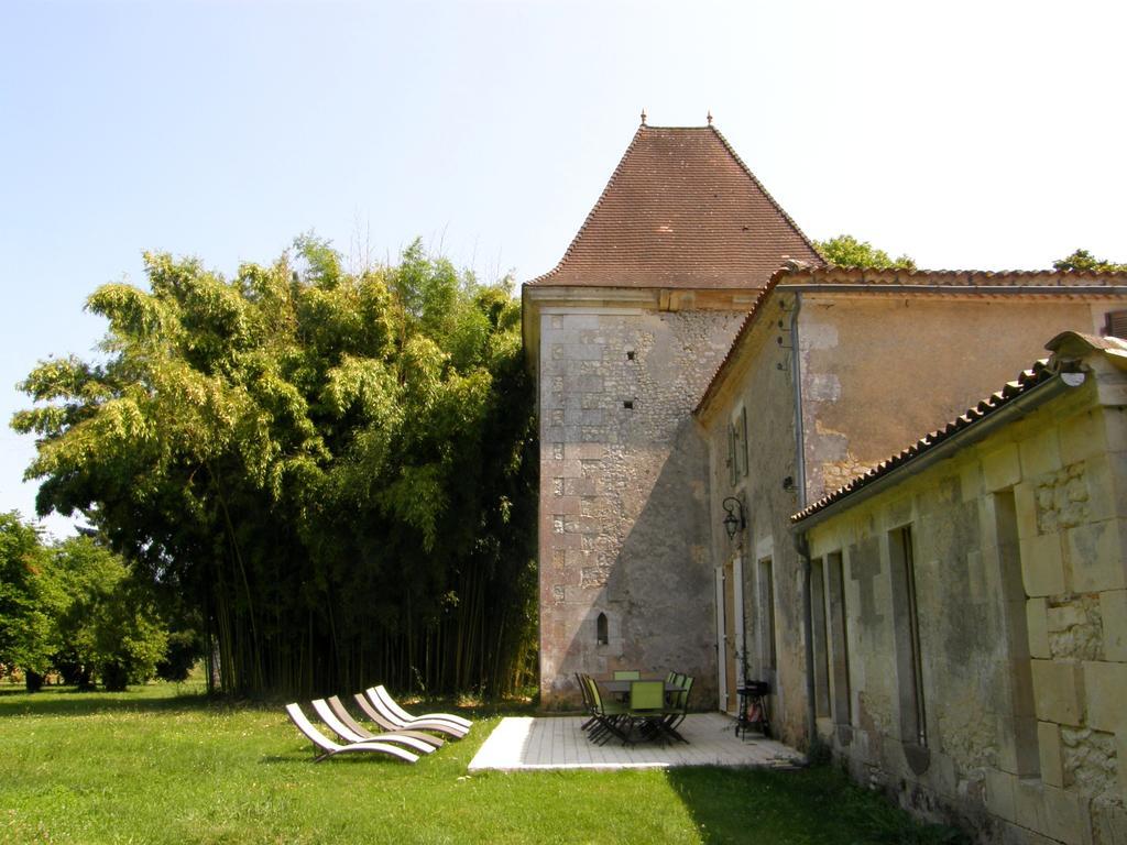 Chateau De Puyrigaud Acomodação com café da manhã Léoville Exterior foto