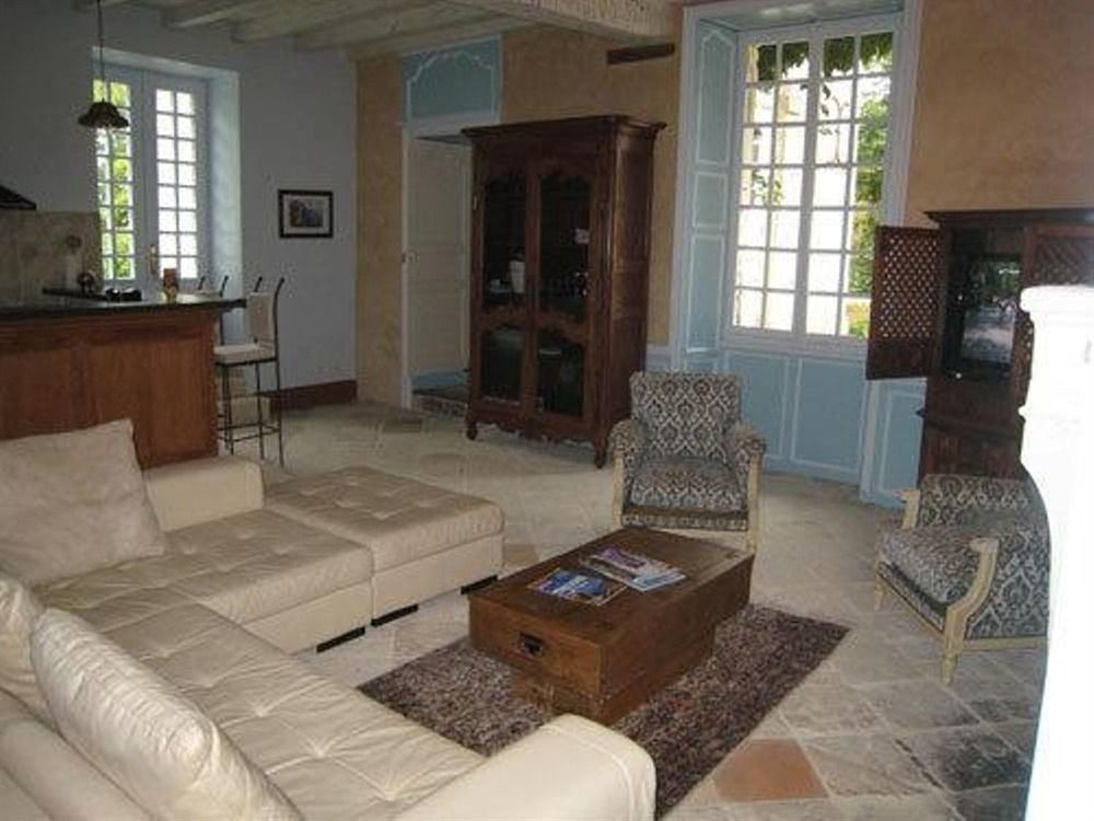 Chateau De Puyrigaud Acomodação com café da manhã Léoville Exterior foto